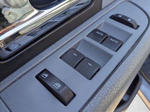 Used 2013 Ford F150 XLT w/ XLT Chrome Pkg image 10