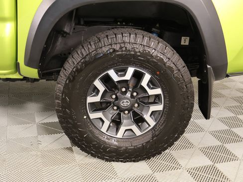 Used 2023 Toyota Tacoma TRD Off-Road w/ TRD Premium Off Road Package AWD/4WD image 21
