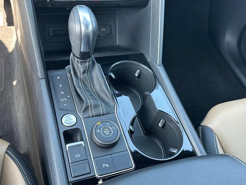 Certified 2022 Volkswagen Atlas Cross Sport SE image 12