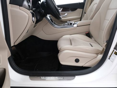 Used 2017 Mercedes-Benz GLC 300 4MATIC image 31