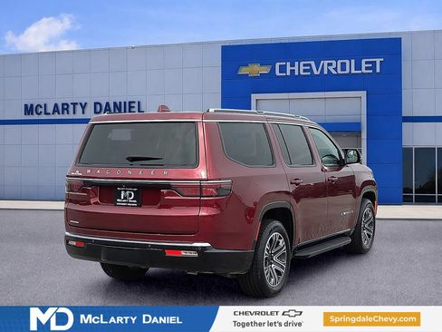 Used 2023 Jeep Wagoneer 4WD w/ Premium Group I image 5