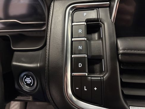 Used 2024 Chevrolet Suburban LT image 21