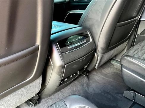 Used 2023 Cadillac Escalade ESV Sport Platinum w/ LPO, ONYX Package AWD/4WD image 33