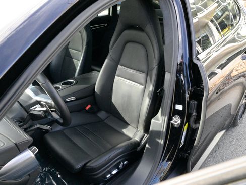 Used 2019 Porsche Panamera GTS image 20