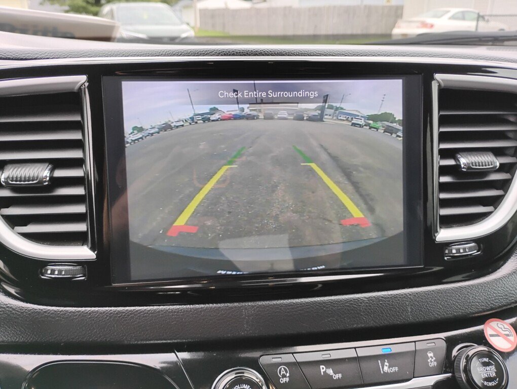 Used 2024 Chrysler Pacifica Touring-L FWD image 20