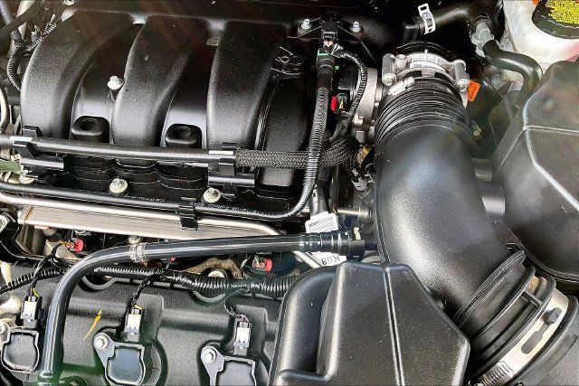 Used 2018 Ford Explorer XLT FWD image 34