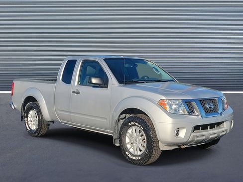 Used 2014 Nissan Frontier SV w/ SV Value Truck Package image 2