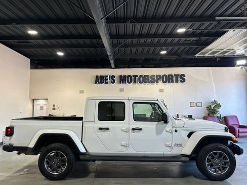 Used 2022 Jeep Gladiator Overland w/ Popular Equipment Package AWD/4WD image 4