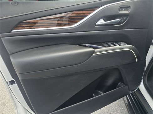 Used 2021 Cadillac Escalade ESV Premium Luxury image 24