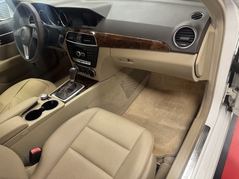 Used 2013 Mercedes-Benz C 250 Sedan image 13