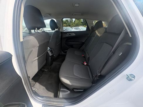 Used 2025 Kia Sportage LX AWD/4WD image 24