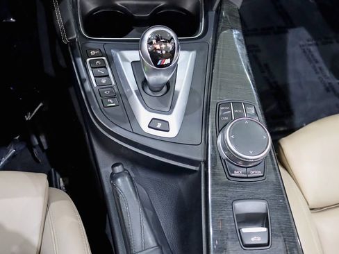 Used 2018 BMW M4 Convertible RWD image 28