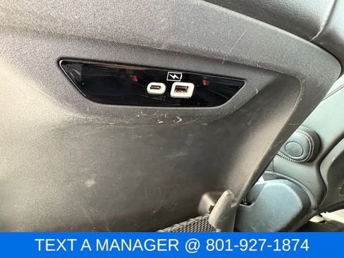 Used 2023 Chrysler Pacifica Touring-L FWD image 14