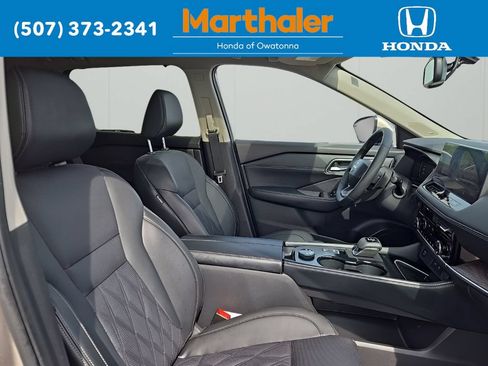 Used 2026 Nissan Rogue Platinum w/ Platinum Premium Package AWD/4WD image 19