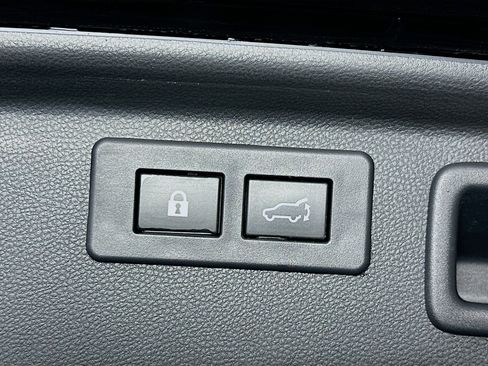 Used 2023 Subaru Forester Touring image 30