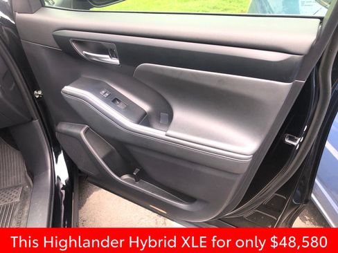 Used 2026 Toyota Highlander XLE AWD/4WD image 19