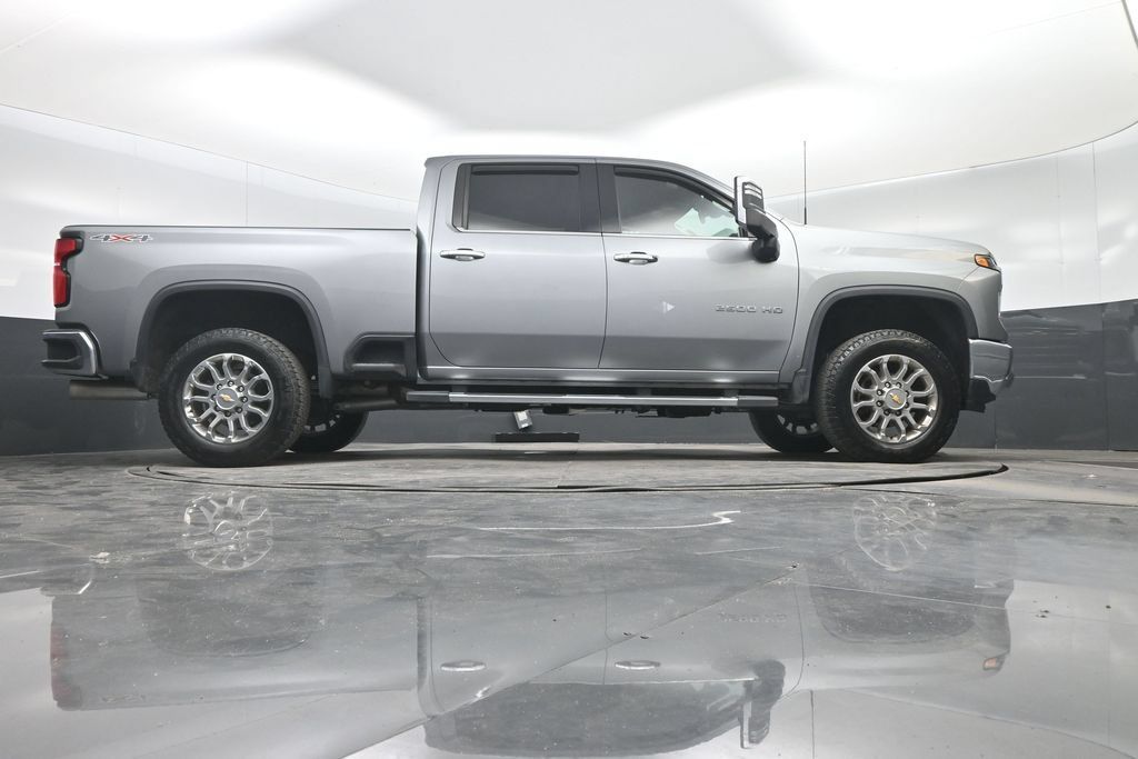 Used 2024 Chevrolet Silverado 2500 LTZ AWD/4WD image 31