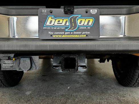 Used 2005 Nissan Frontier NISMO AWD/4WD image 9