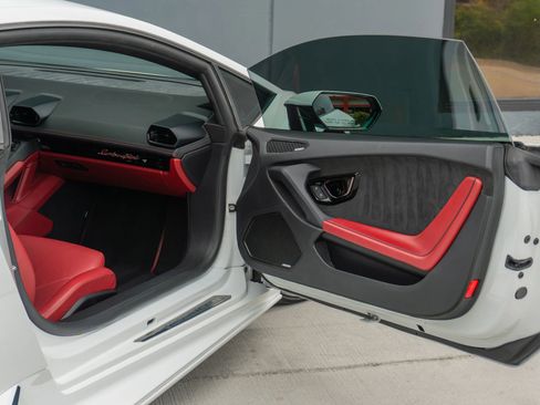 Used 2020 Lamborghini Huracan EVO image 49