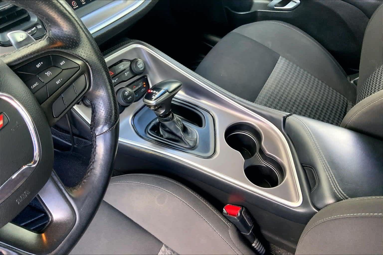 Used 2022 Dodge Challenger R/T RWD image 15