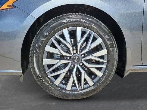 New 2026 Nissan Altima 2.5 SV FWD image 9