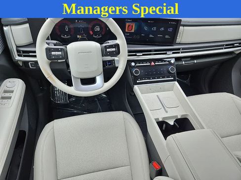 Used 2025 Hyundai Santa Fe SEL AWD/4WD image 11