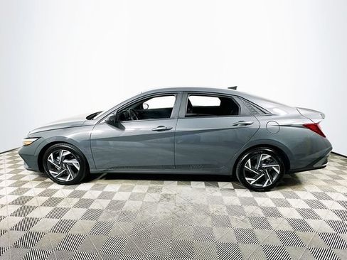 Used 2025 Hyundai Elantra Sport FWD image 6