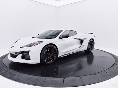 Used 2023 Chevrolet Corvette Z06 w/ Engine Appearance Package RWD image 13