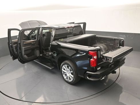 Used 2023 Chevrolet Silverado 1500 High Country w/ High Country Premium Package AWD/4WD image 90