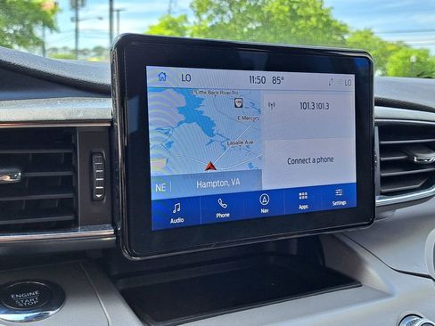 Used 2023 Ford Explorer XLT w/ Equipment Group 202A image 10