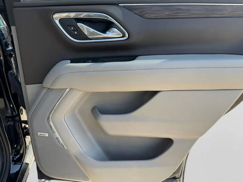 Used 2023 Chevrolet Tahoe Z71 w/ Luxury Package image 31