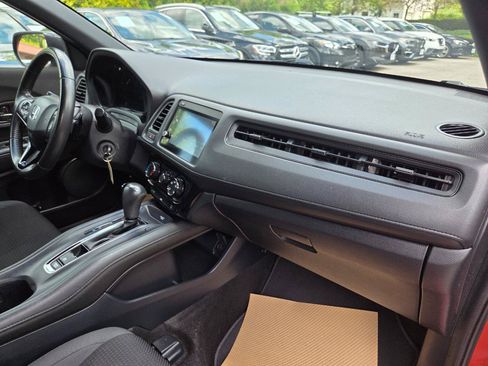 Used 2019 Honda HR-V Sport image 18