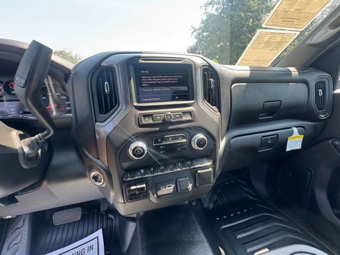 Used 2024 GMC Sierra 3500 Pro w/ Convenience Package RWD image 15