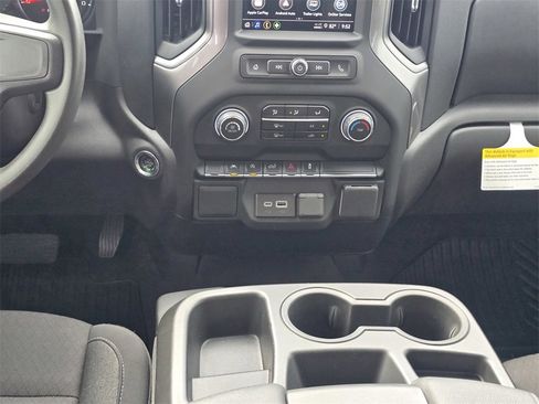 Used 2024 Chevrolet Silverado 1500 Custom image 17
