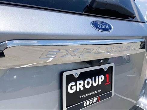 Used 2022 Ford Explorer Limited w/ Limited Technology Package AWD/4WD image 30