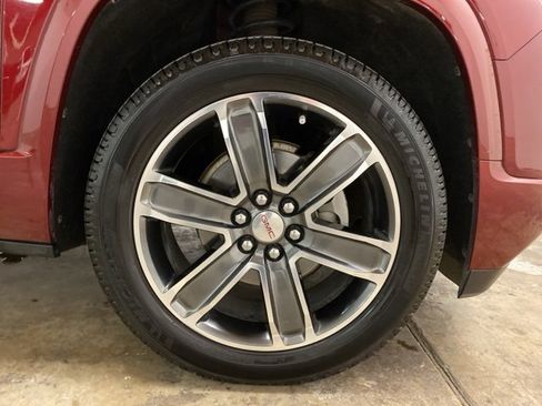 Used 2017 GMC Acadia Denali w/ Technology Package image 33