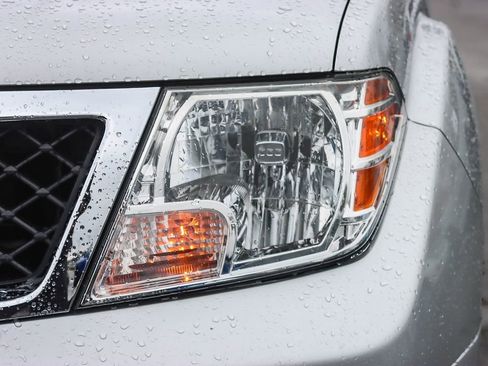 Used 2021 Nissan Frontier SV image 7