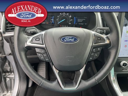Used 2024 Ford Edge Titanium image 21