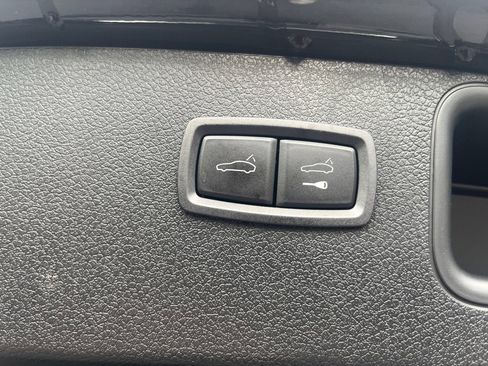 Used 2024 Porsche Macan GTS image 11