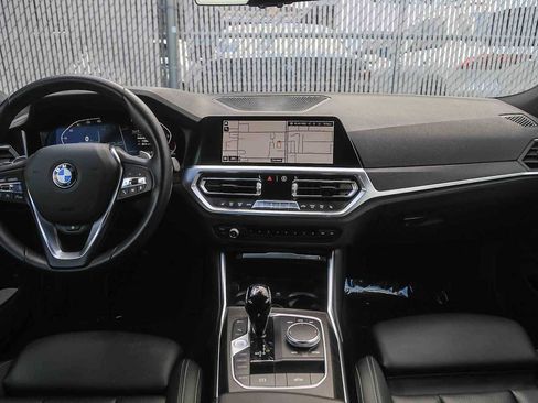 Certified 2023 BMW 430i Convertible w/ Premium Package image 9