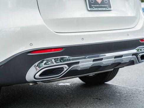 Used 2024 Mercedes-Benz GLC 300 4MATIC image 9