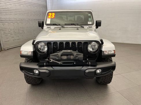 Certified 2023 Jeep Gladiator Sport AWD/4WD image 6
