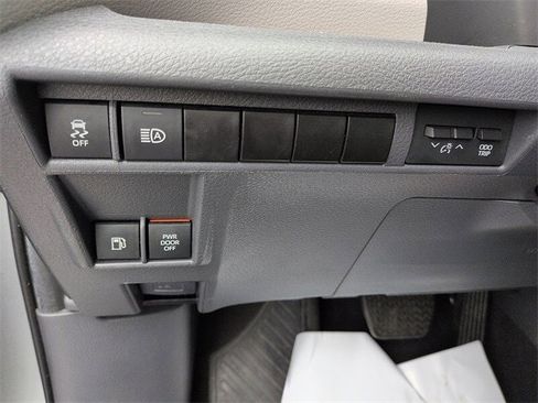 Certified 2024 Toyota Sienna LE image 17