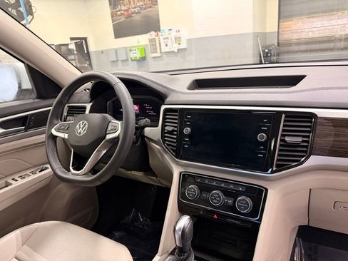 Used 2022 Volkswagen Atlas SE image 32