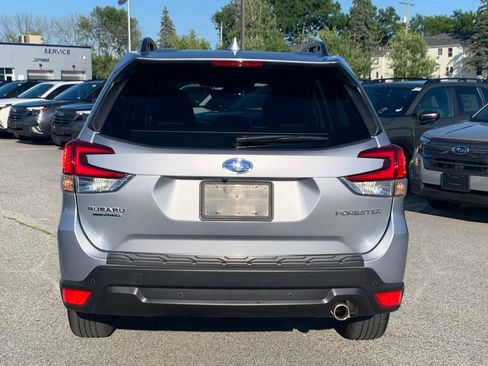 Used 2023 Subaru Forester Limited AWD/4WD image 6