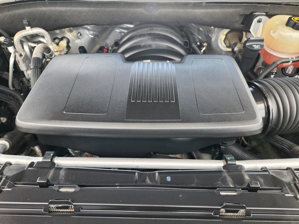 Used 2022 Chevrolet Tahoe RST RWD image 32