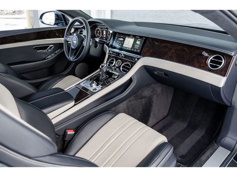 Used 2020 Bentley Continental GT image 2