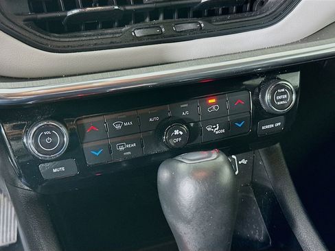 Certified 2023 Jeep Compass Limited image 21