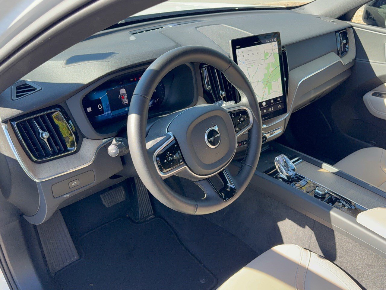Certified 2026 Volvo XC60 B5 Plus AWD/4WD image 4