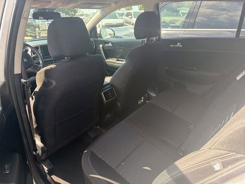 Used 2018 Kia Sportage LX w/ LX Technology Package AWD/4WD image 8